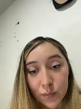 Sarisloves - 🌸LICK FINGERS CLOSE UP TO CAM🌸