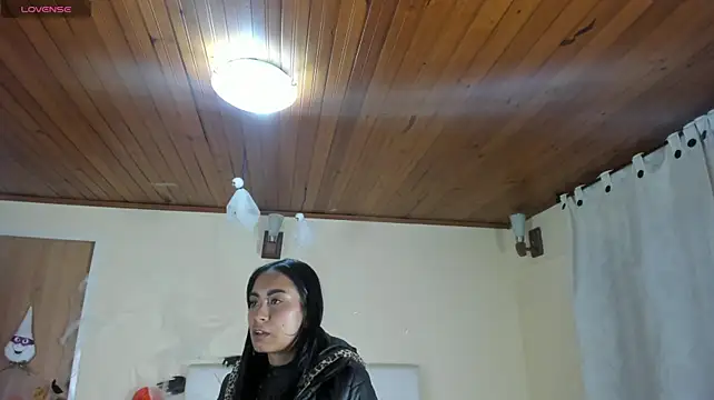 Dulce_Mariie - oil show tits/ ass