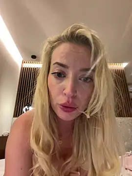 Katharina_Wagner - 10x richtig hart auf Ass hauen👋🏻