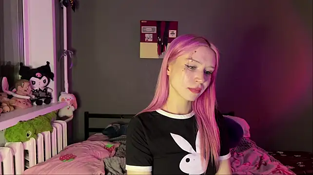 Sexy_cute18 - left ur hands sensually grab my chest