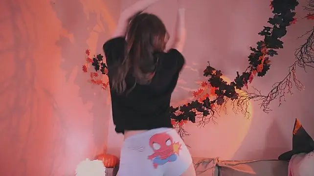 OnlyJett - bare back tease