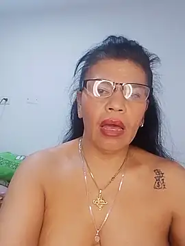 Jennifer_squirt1 - Tres Deseos
