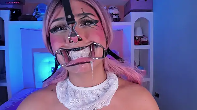 Miss___megan - deepthroat and full saliva in my face.