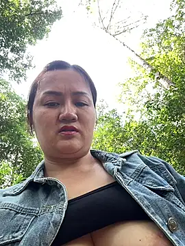 Amy1688 - 户外脱内裤特写小穴