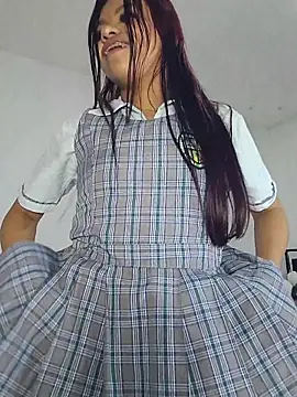 Sophia_ramirez12 - fingers in my pussy until it's creamy