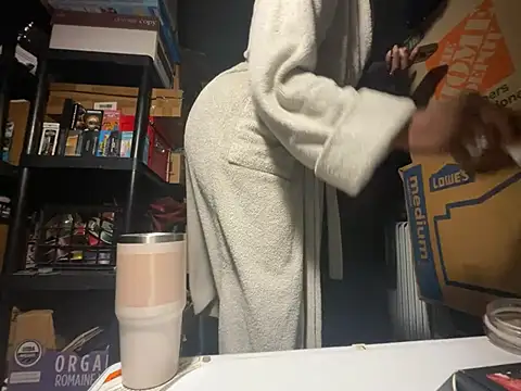 Wynterheat - Pussy Play | 2 tokens or more