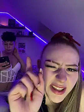 BonnyParker2 - massage her boobs 🔥