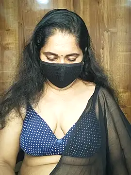 Doly_thebubbly - Boobs oil massage in public..