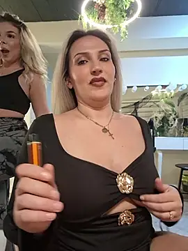 LaylaBlakes - Sensual Boob Play