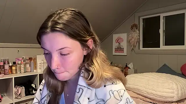 Kaialuvv - Strip to lingerie