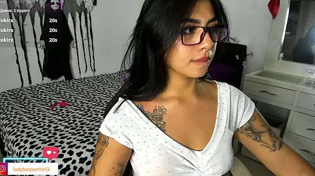 Lady_baquerito - Can you help me buy a cell phone, thank you