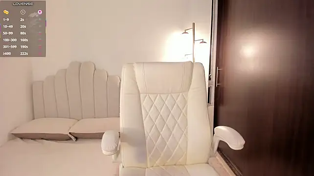 AmberLewis_ - Full Naked + Spanks Ass
