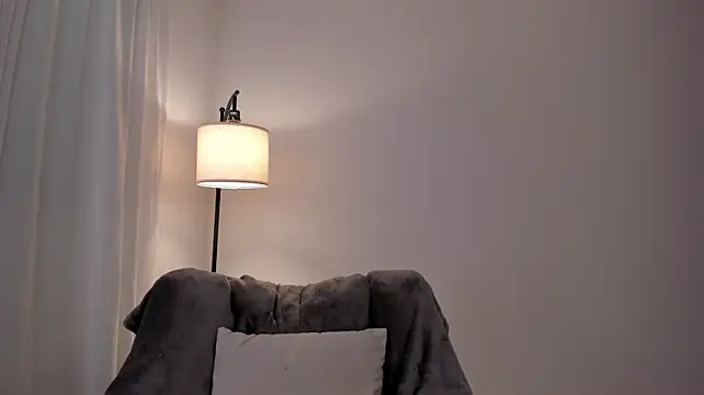 Mia_love__ - Full naked/Rub pussy