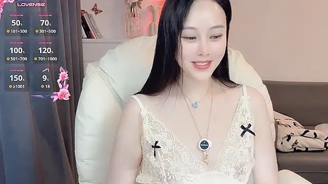 UcUiiy - 内裤脱了塞嘴巴