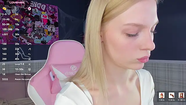 Alice_Taylori - squeeze my cute boobs close tu cam<3