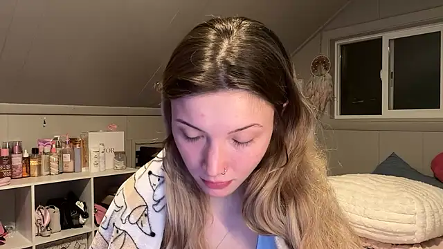 Kaialuvv - Strip to lingerie
