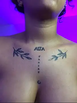 Kehlani_Km - twerking + flash tits