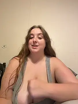 Caligirl9895 - Deepthroat dildo x3-topless 3min