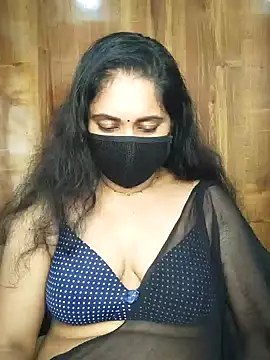 Doly_thebubbly - Boobs oil massage in public..