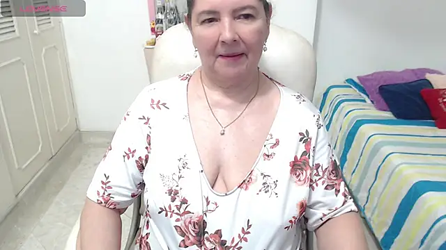 Leonela_69 - mommy is horny come play with me