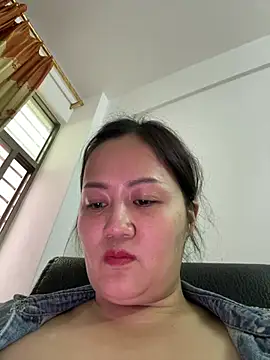 Amy1688 - 户外脱内裤特写小穴