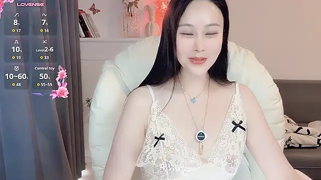 UcUiiy - 内裤脱了塞嘴巴
