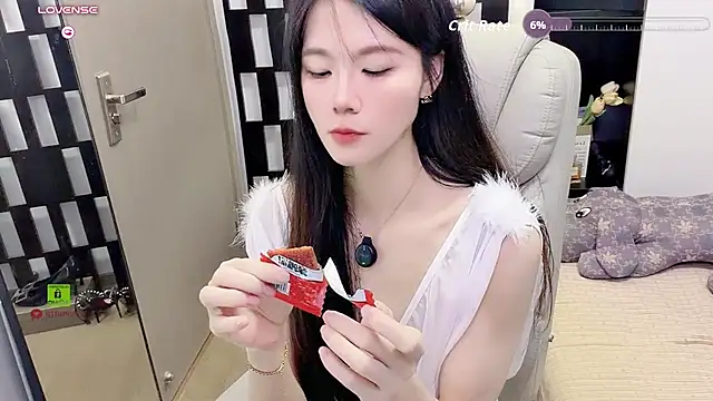 Yueyue-MM - 上空乳夹，M腿小粉控制2分钟