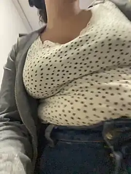 Chloefixxx - I wanna see that sweet pussy
