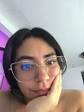 Sara-215 - Put oil on my boobs