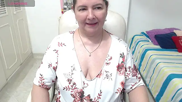 Leonela_69 - mommy is horny come play with me