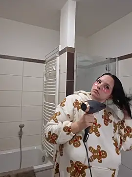 JUJUICY- - Spit on Boobs / slap+ 2 videos + 2 Fotos