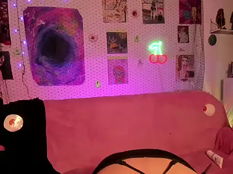 Cherrypieuwu - riding dildo and squirt