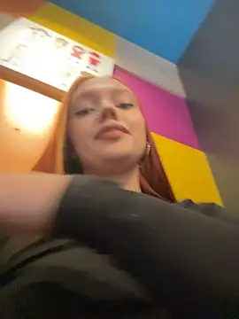 LisaCatt - play with nipples for 6 minutes