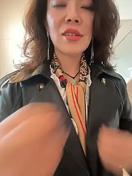 Anna_kk - 对着 落地窗 自慰高潮