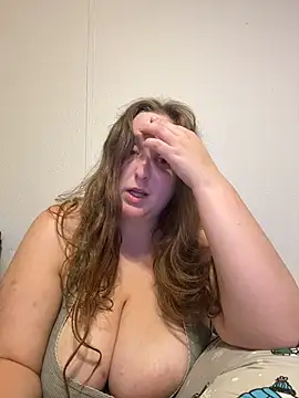 Caligirl9895 - Deepthroat dildo x3-topless 3min