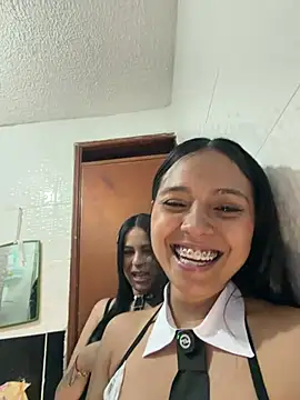 Littlee_Lucy - My friend enters my show