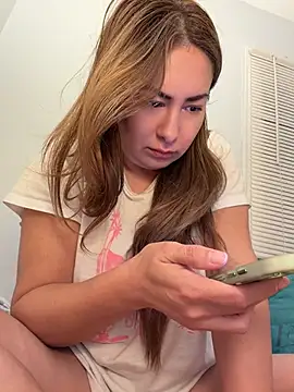 IAmScarlettLove - 😈 Squirt over my bed 💦
