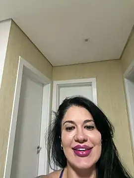 Priscilamt - Ficar de quatro batendo siririca por 2 m