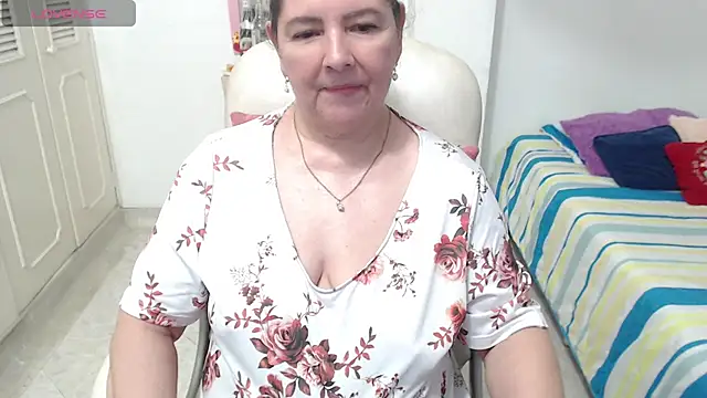Leonela_69 - mommy is horny come play with me