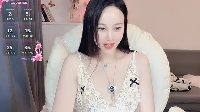 UcUiiy - 内裤脱了塞嘴巴
