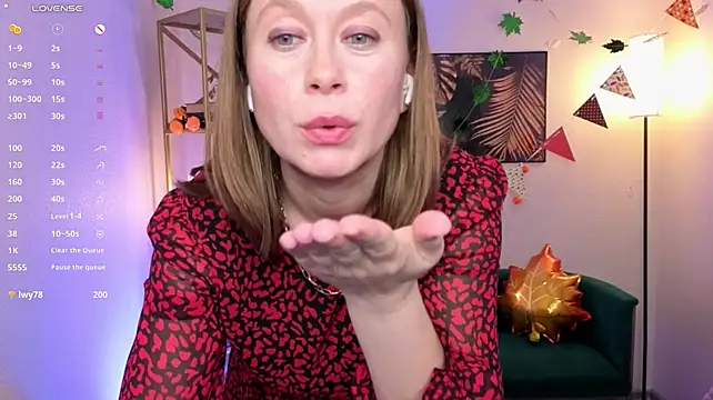 Brooke_lover - show tits closer ;)