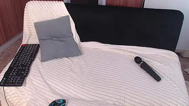 Sofiaa_here - Fuck my pussy with a dildo