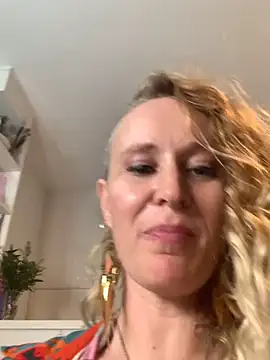 SweetandNastySummer - shake that ass girl