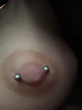 LisaCatt - play with nipples for 6 minutes