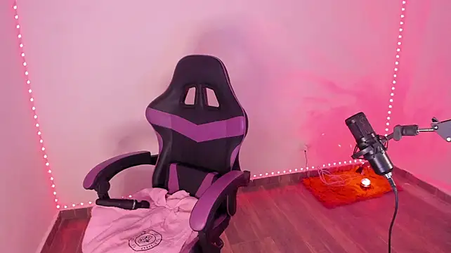 SoyMarii - Fingers in pussy and ass