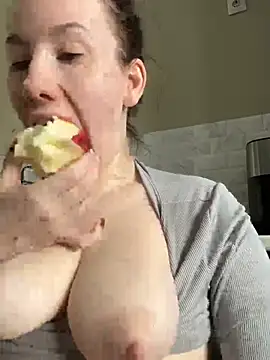 Liissa207673 - Off top