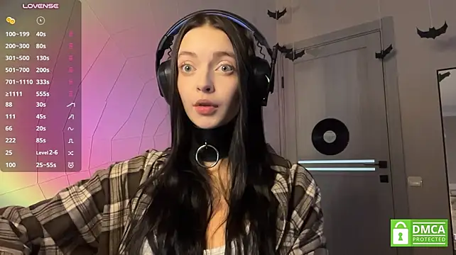 ReikoBartone - Lick lips close to cam!
