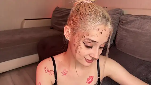 Tinyvivy - Cum Show