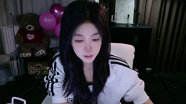GUGUGAGA-1 - 性感换装💘