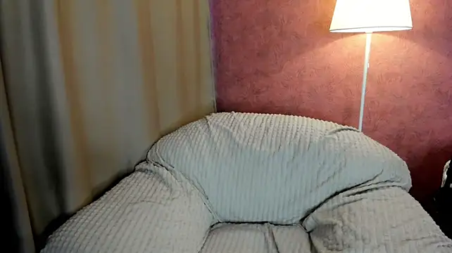 KayleenCurtis - Lick my sweet lips and bite them